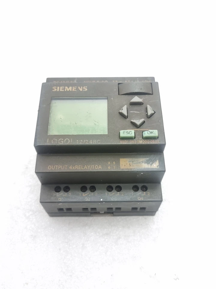 SIEMENS 6ED1052-1MD00-0BA5 LOGO 12/24RC DC 12/24V (USED CONDITION)